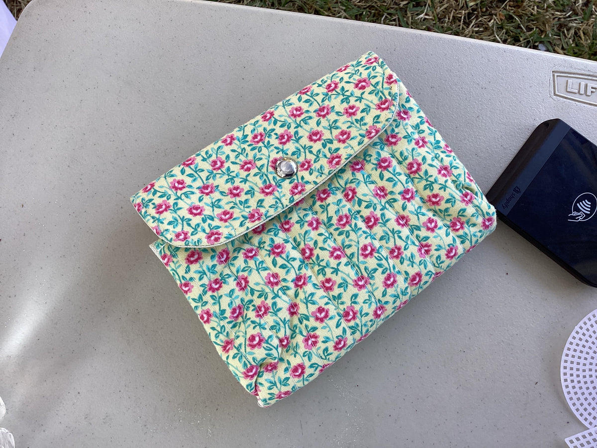 SM Dual Zipper Vintage Rose Pouch