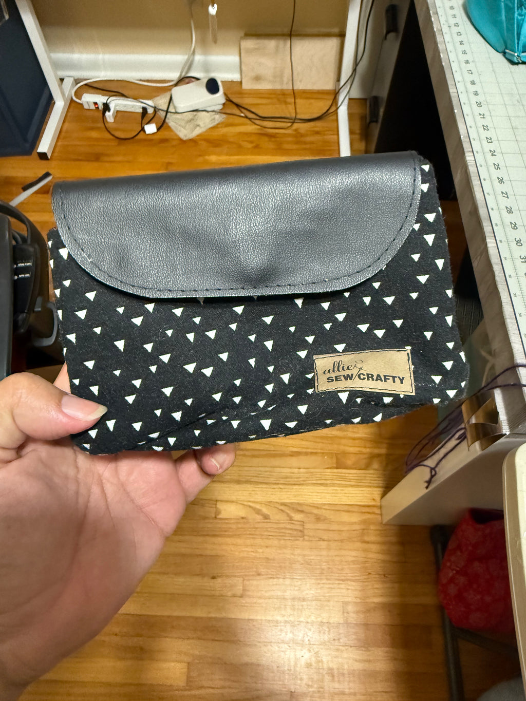 SM Two in One Black and White Pouch
