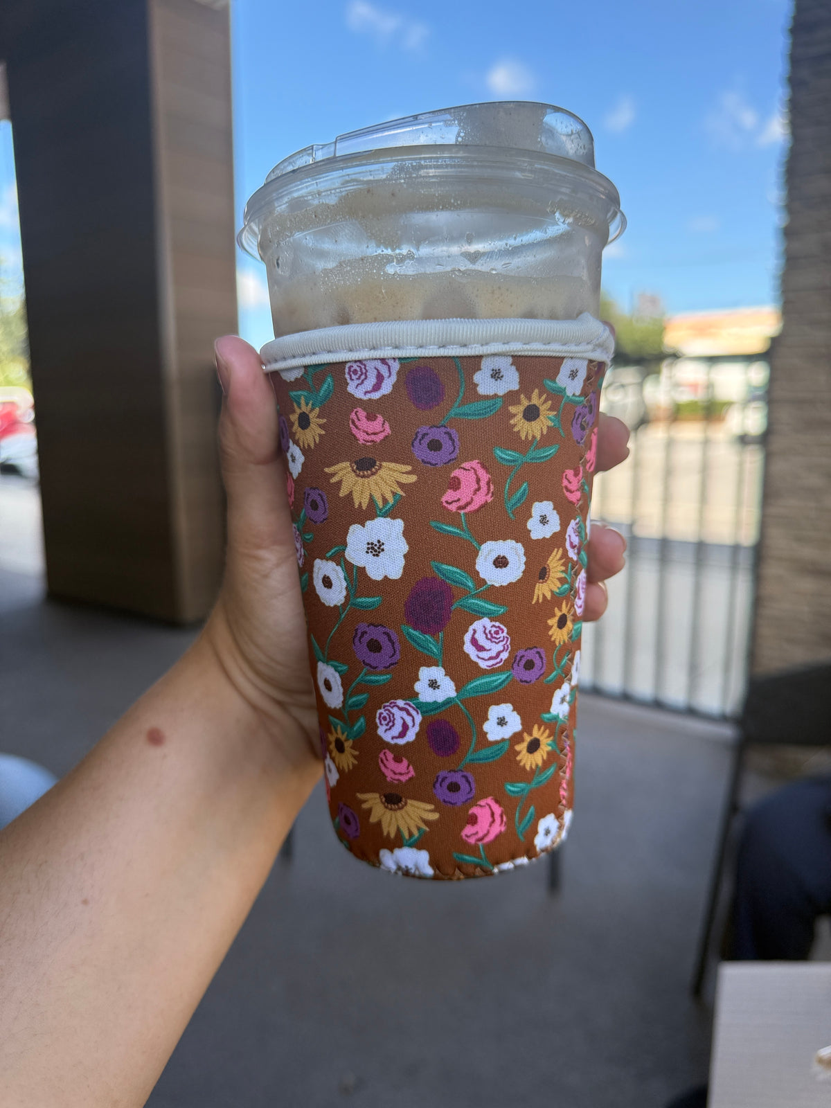 Brown Flowers Daisies | MD Reusable Coffee Sleeve