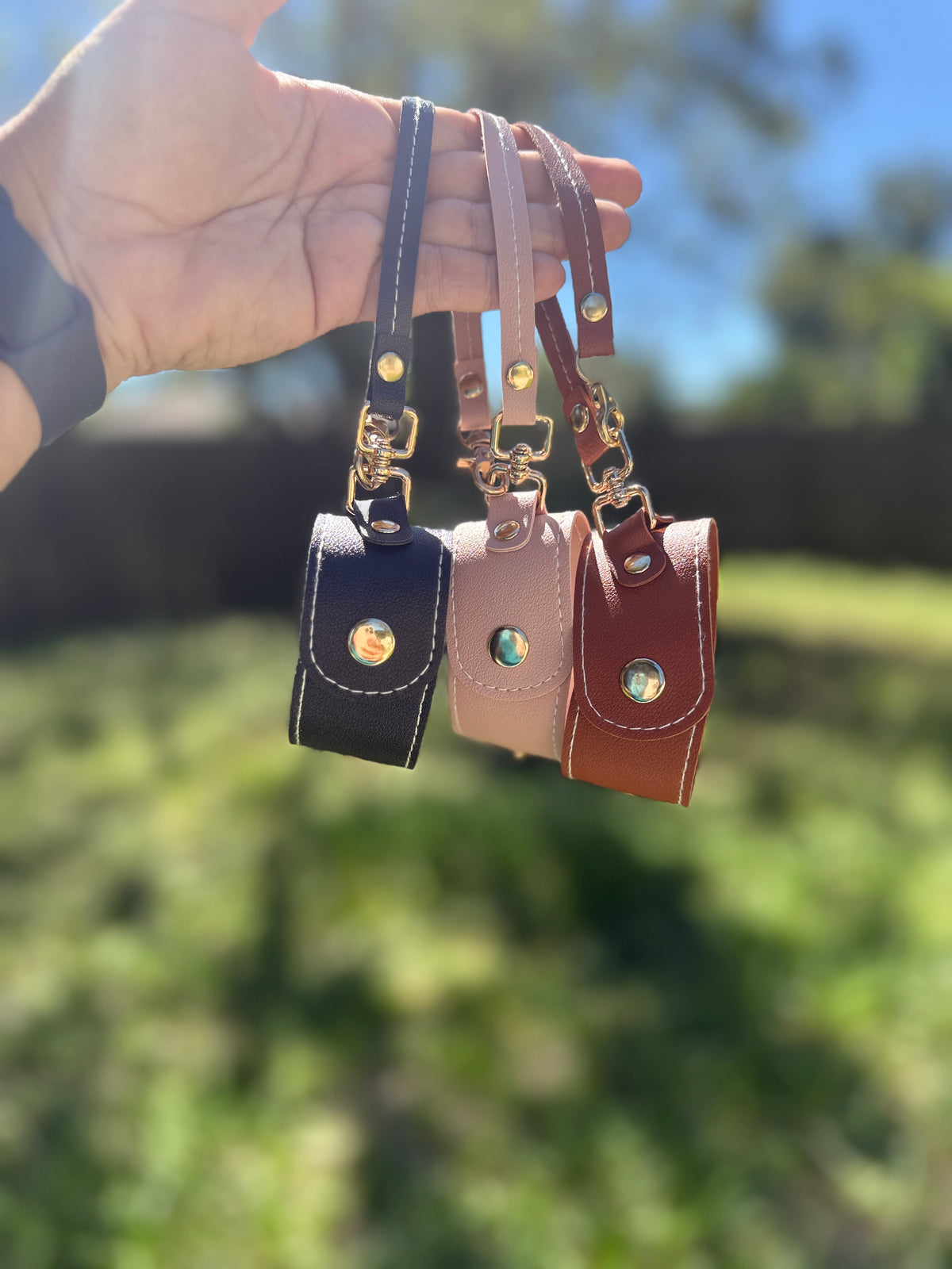 Travel Accessory Clip - Scarf Glove Hat Holder for Luggage and for Travel Bag Strap
